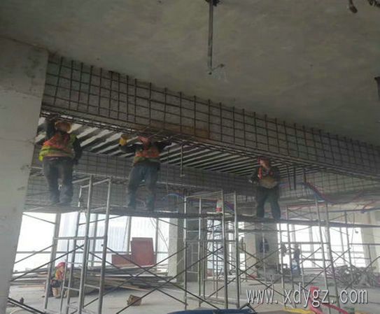 粘贴纤钎维加固