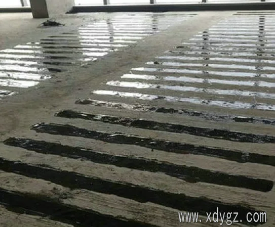 板面粘纤维加固